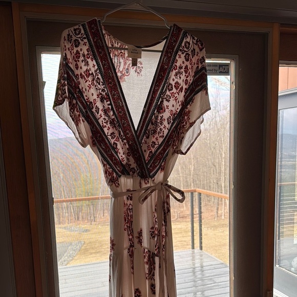 Maxi Dress with tie waist - Picture 4 of 8